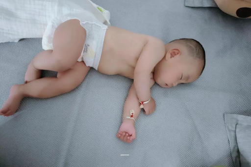 德清三个月宝宝发育标准